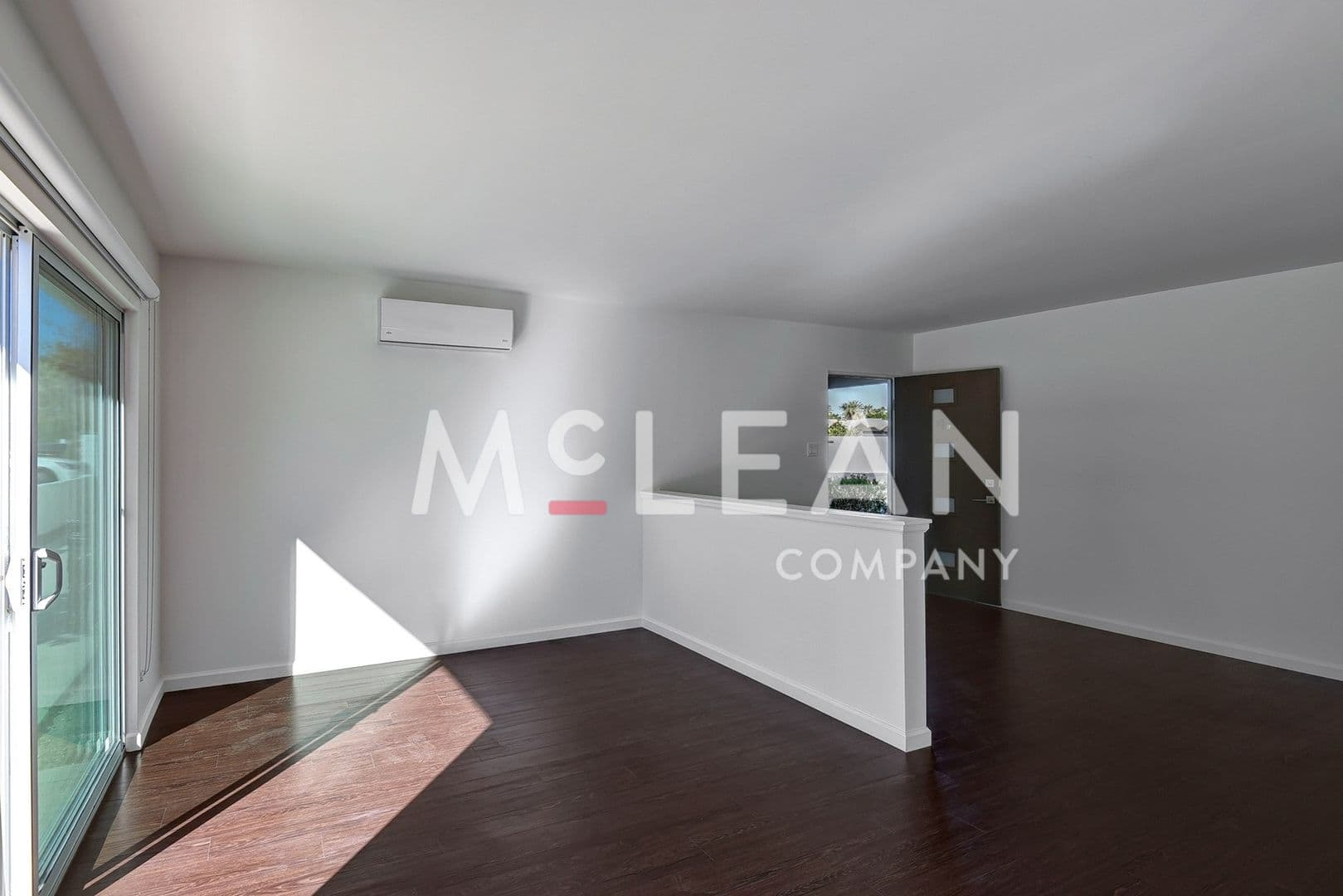Palm Springs Apartment: 641 North Palm Canyon Drive