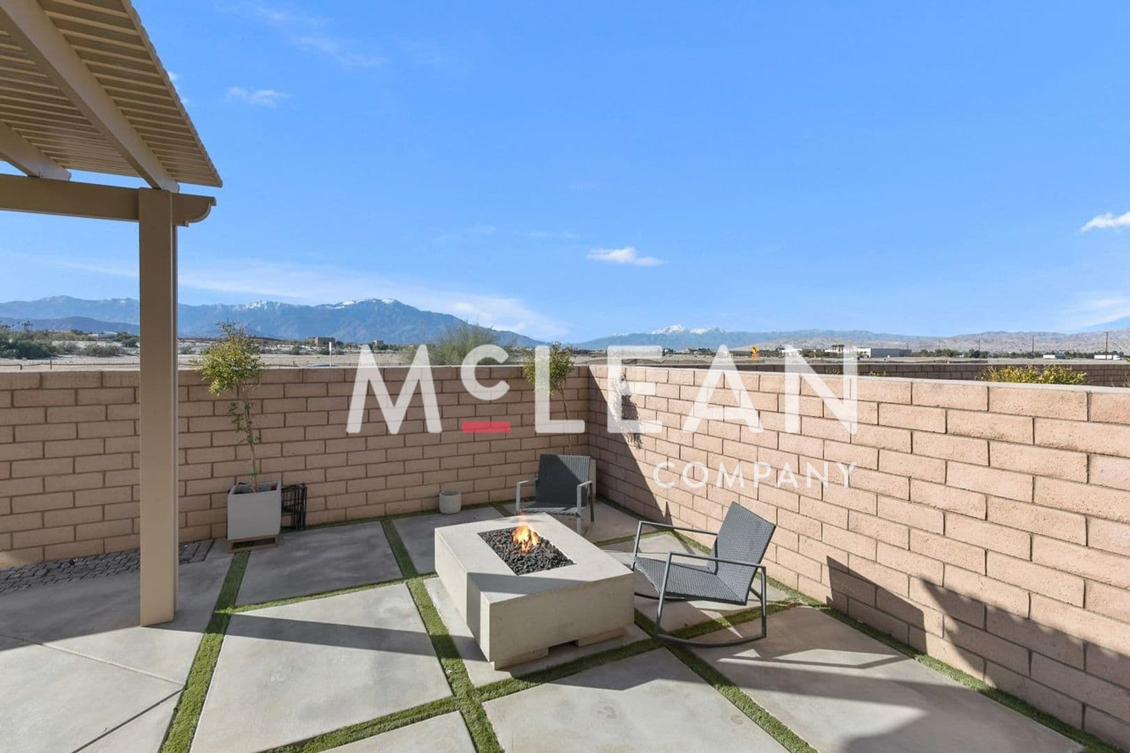 Palm Desert House: 301 Paseo Gusto