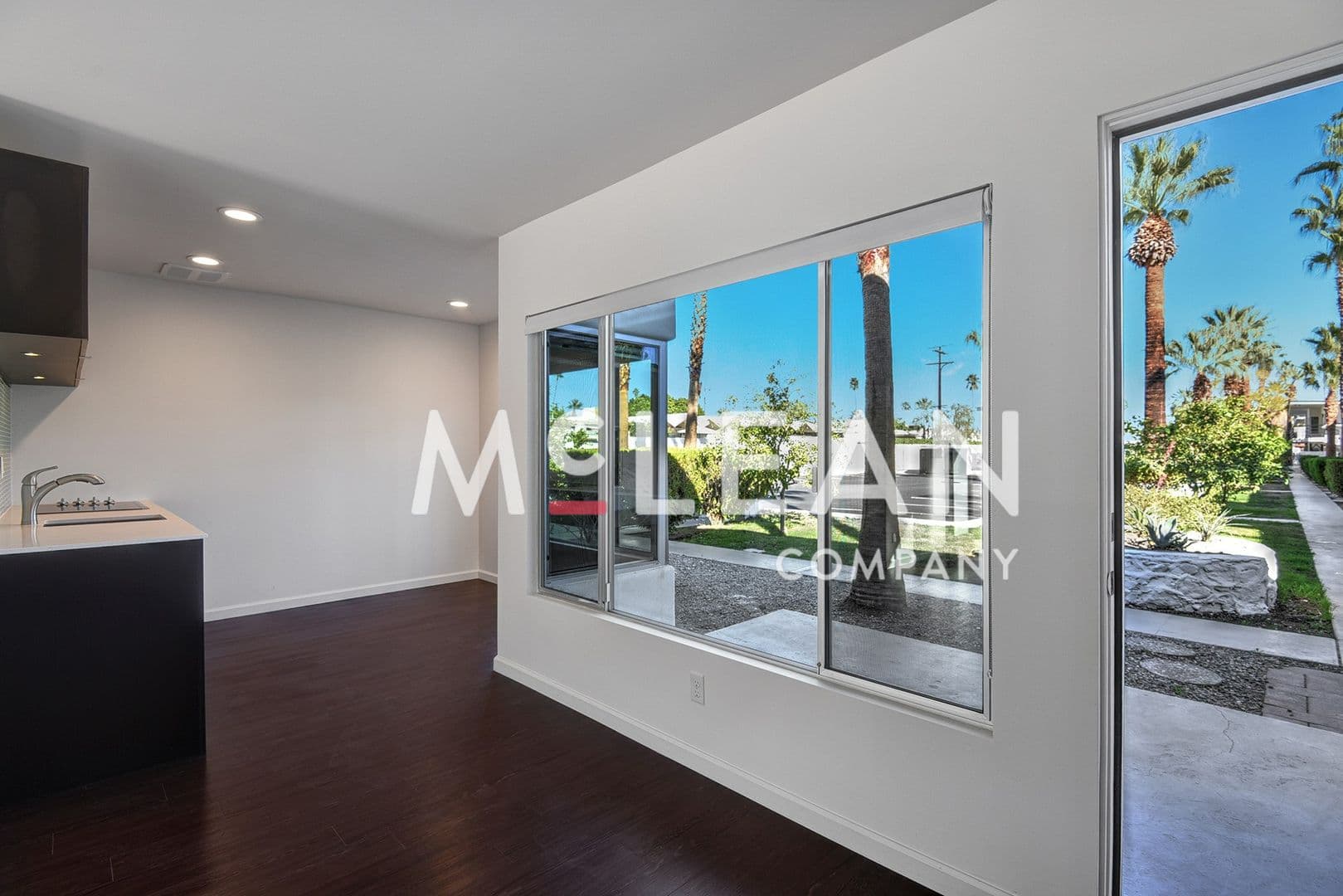 Palm Springs Apartment: 641 North Palm Canyon Drive