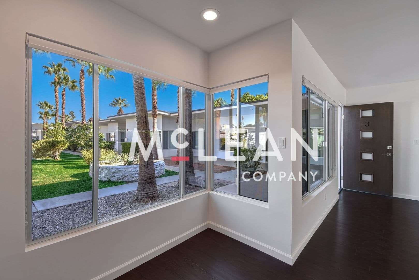 Palm Springs Apartment: 641 North Palm Canyon Drive