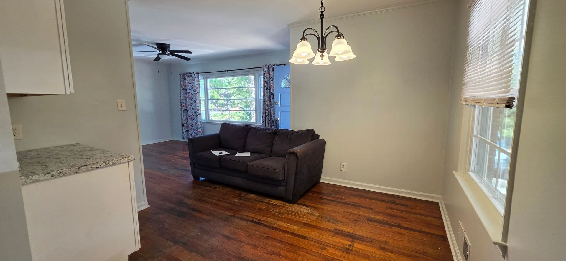 Griffin House: 1541 Oakhill Dr