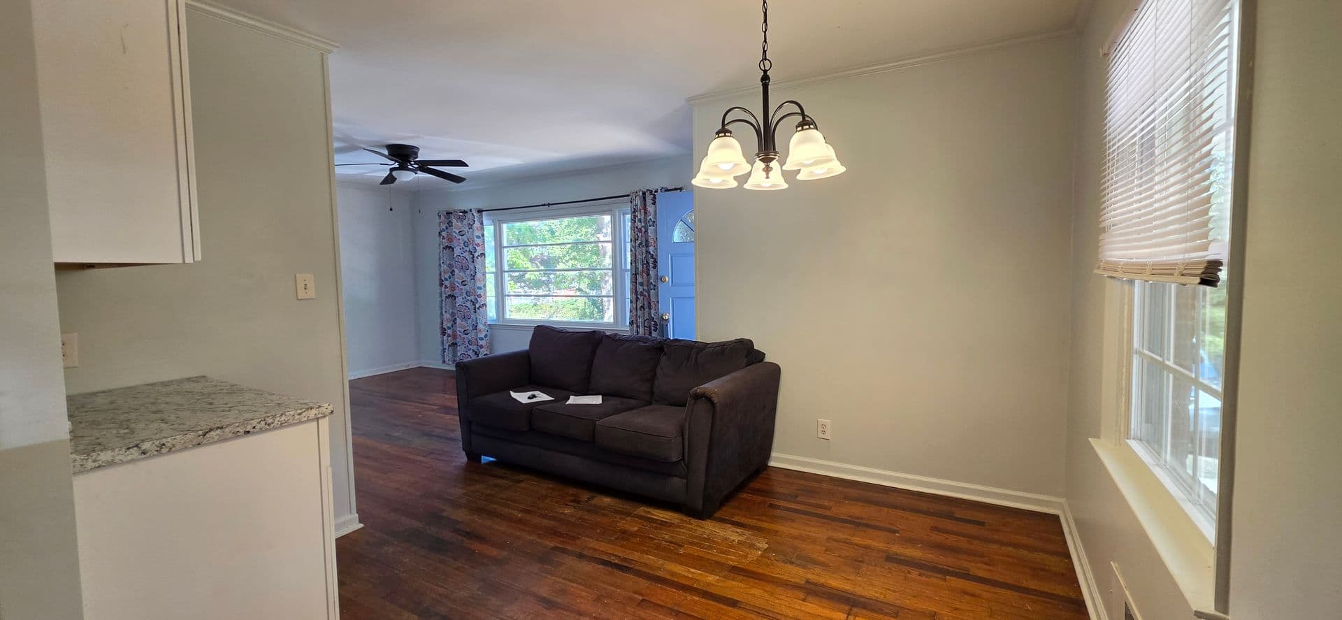 Griffin House: 1541 Oakhill Dr