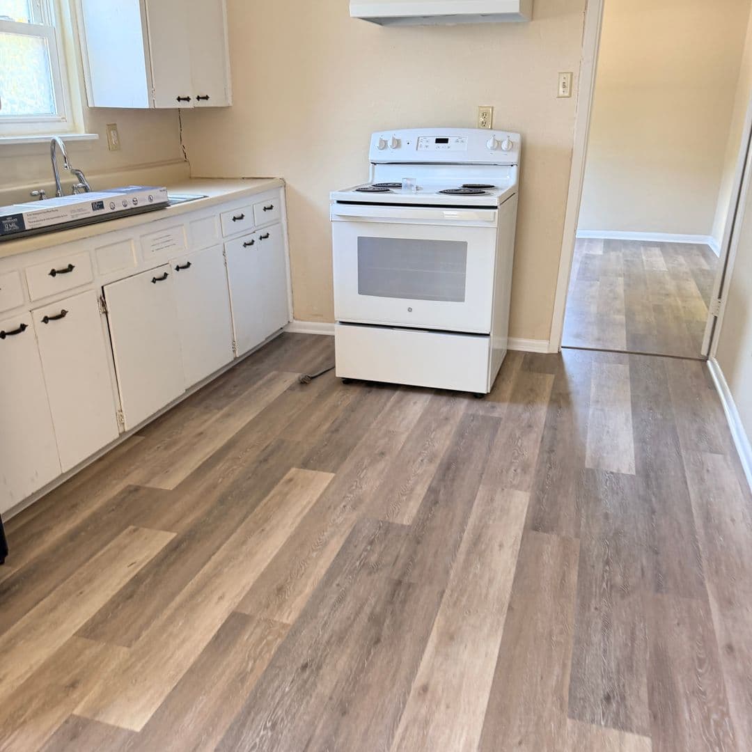 Copperas Cove House: 901 S 19th St