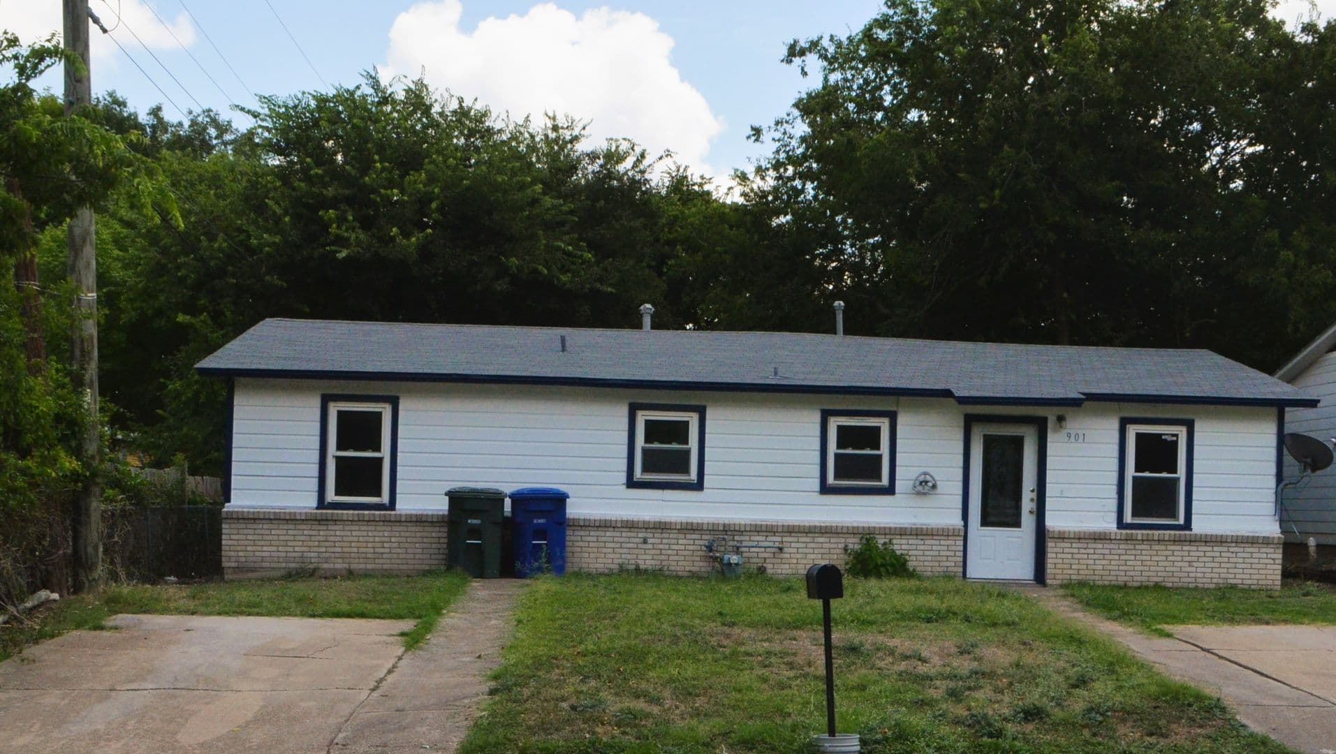 Copperas Cove House: 901 S 19th St