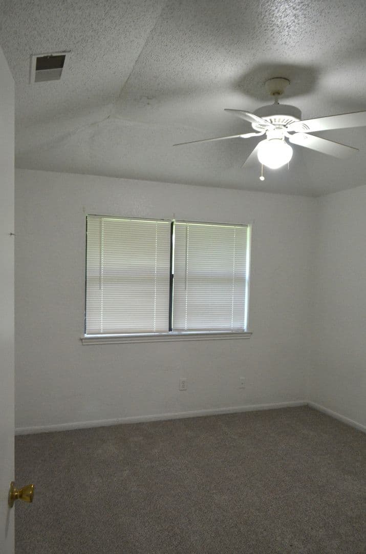Copperas Cove Apartment: 205 Horseshoe