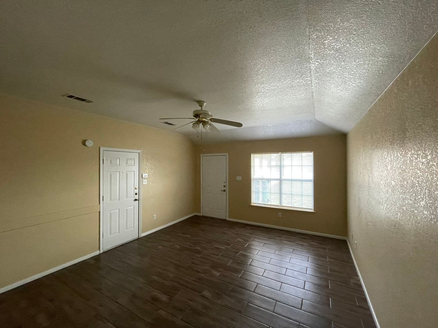 Harker Heights Apartment: 1524 Shoshoni Tr