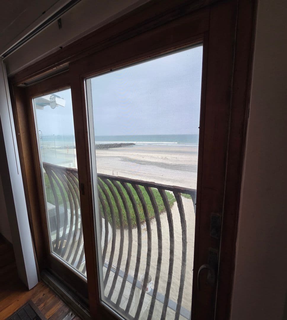 Imperial Beach House: 650 Ocean Lane