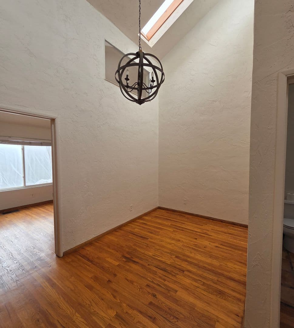 Imperial Beach House: 650 Ocean Lane