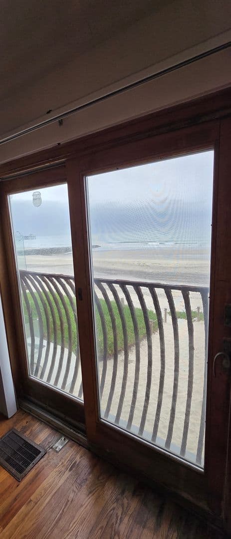 Imperial Beach House: 650 Ocean Lane
