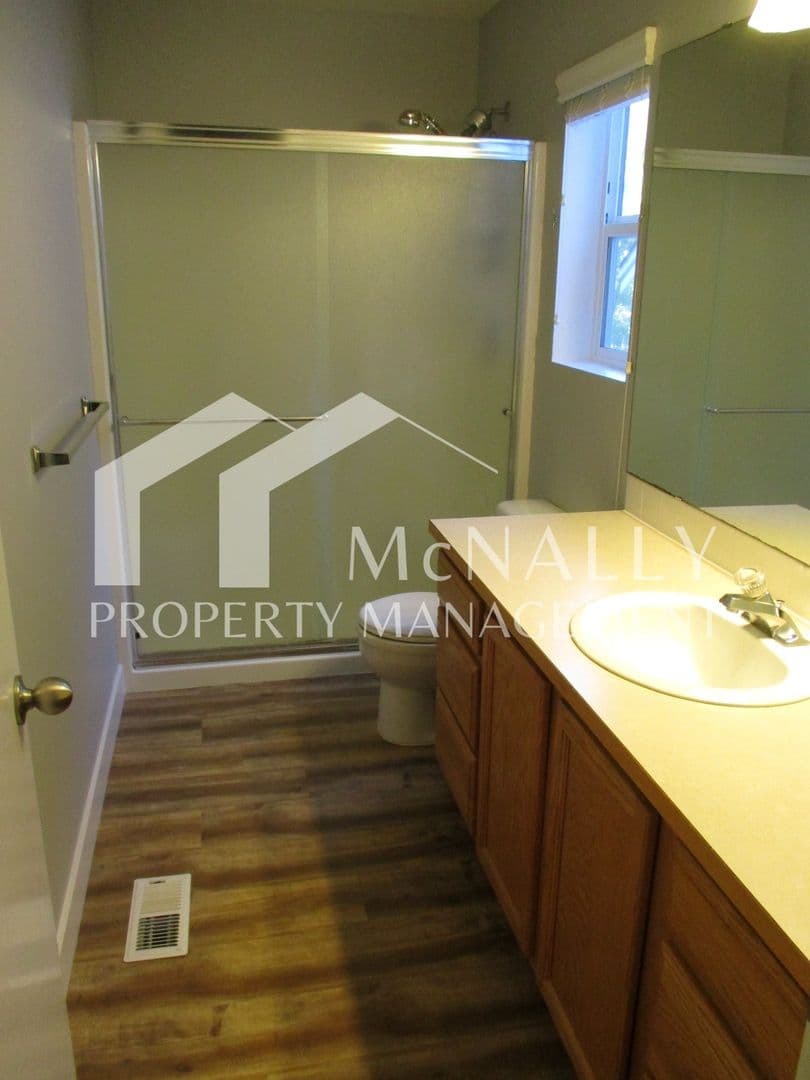 Gig Harbor House: 7403 Larkspur Ct.