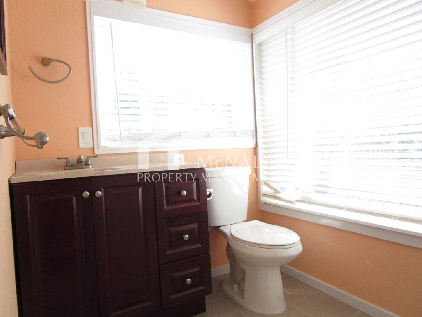 Tacoma House: 1814 N Proctor