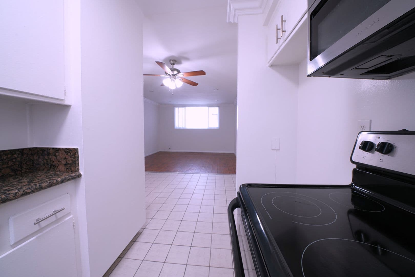 Van Nuys Apartment: 6042/6060 Fulton Ave.