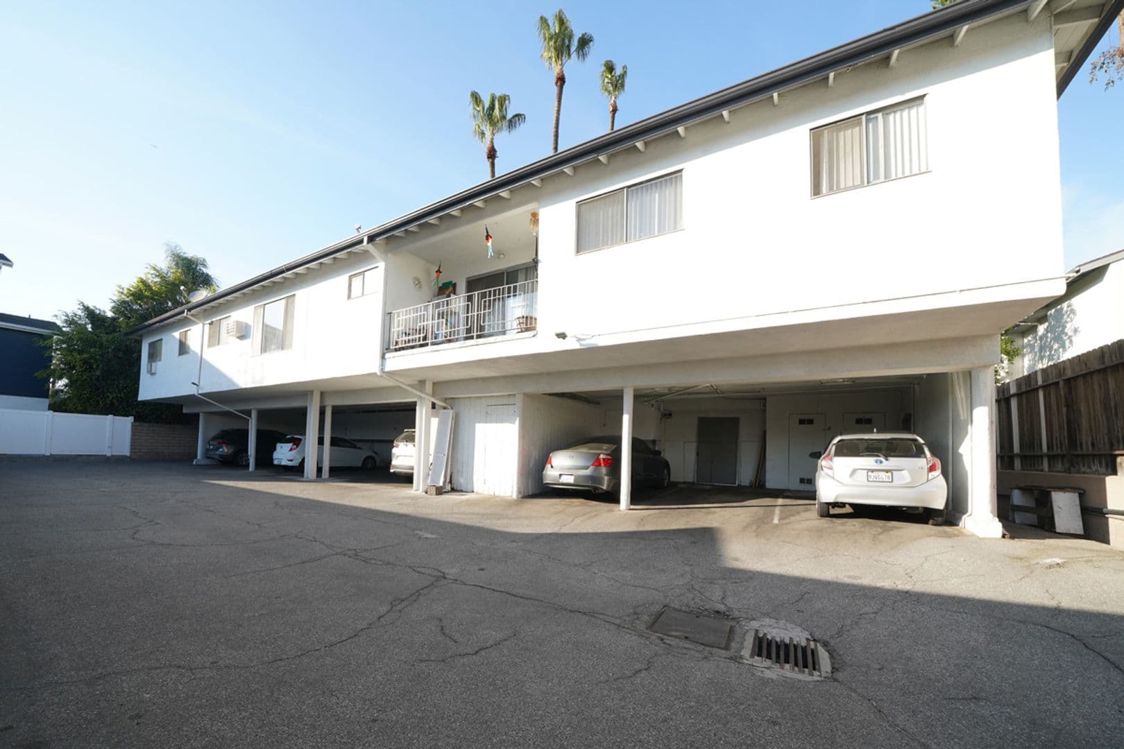Van Nuys Apartment: 6042/6060 Fulton Ave.