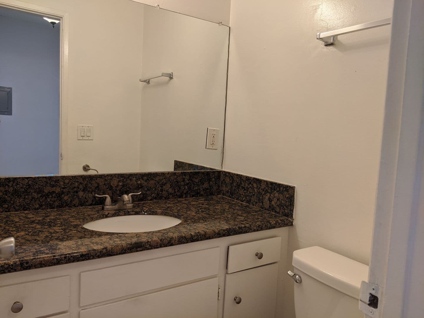North Hollywood Apartment: 5726 Camellia Ave.