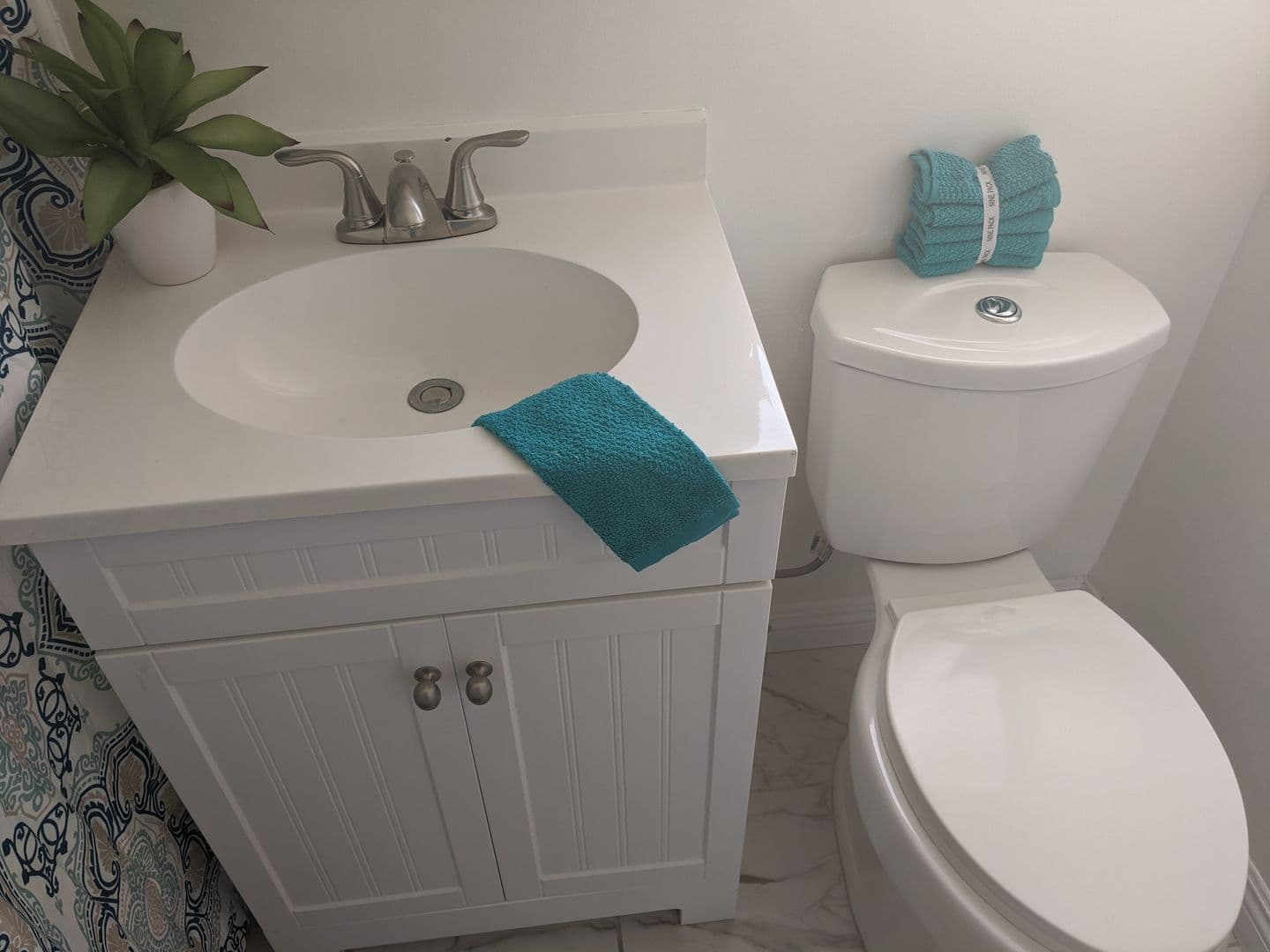 Valley Glen Apartment: 14024 Oxnard St.