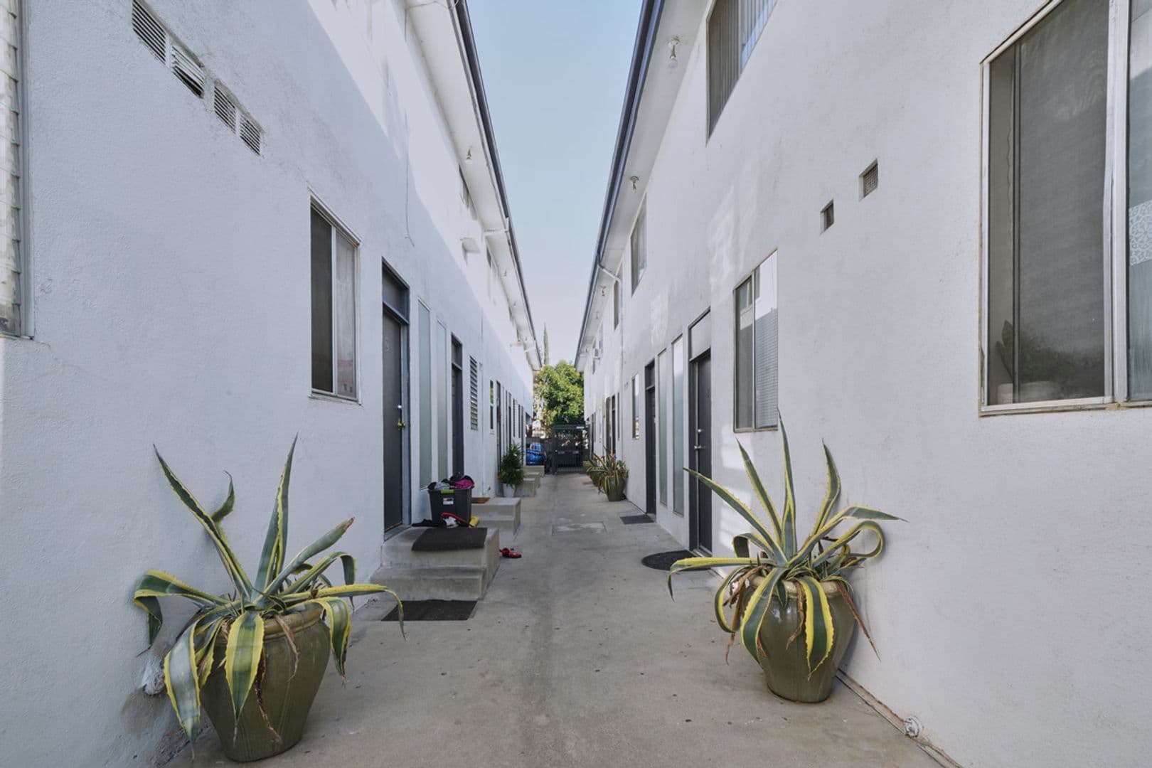 Van Nuys Apartment: 6042/6060 Fulton Ave.