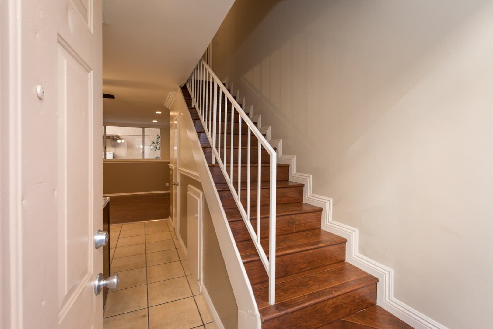 Van Nuys Apartment: 6042/6060 Fulton Ave.