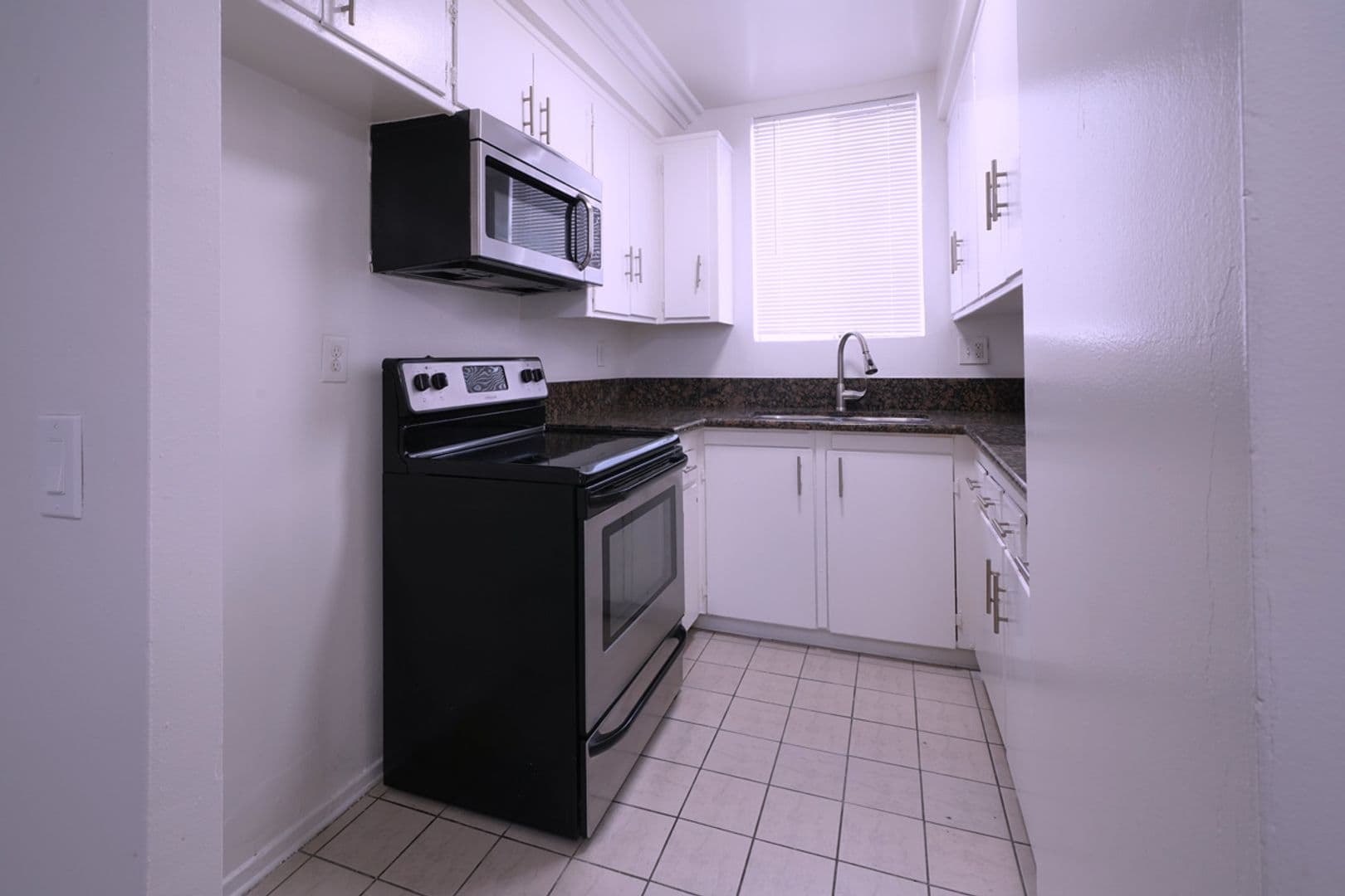 Van Nuys Apartment: 6042/6060 Fulton Ave.