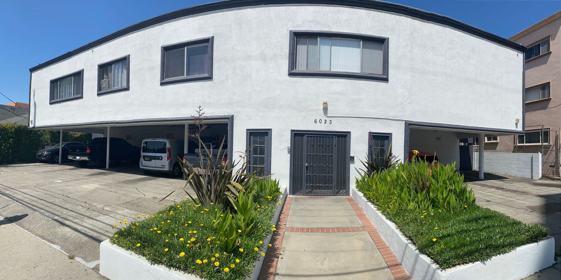 North Hollywood Apartment: 6023 Whitsett Ave.