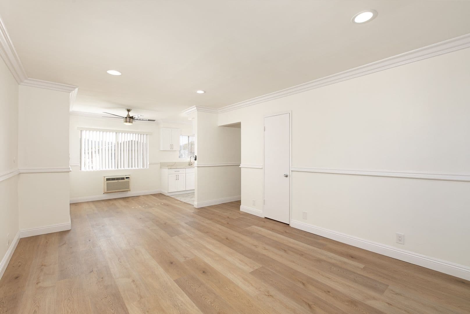 North Hollywood Apartment: 6023 Whitsett Ave.