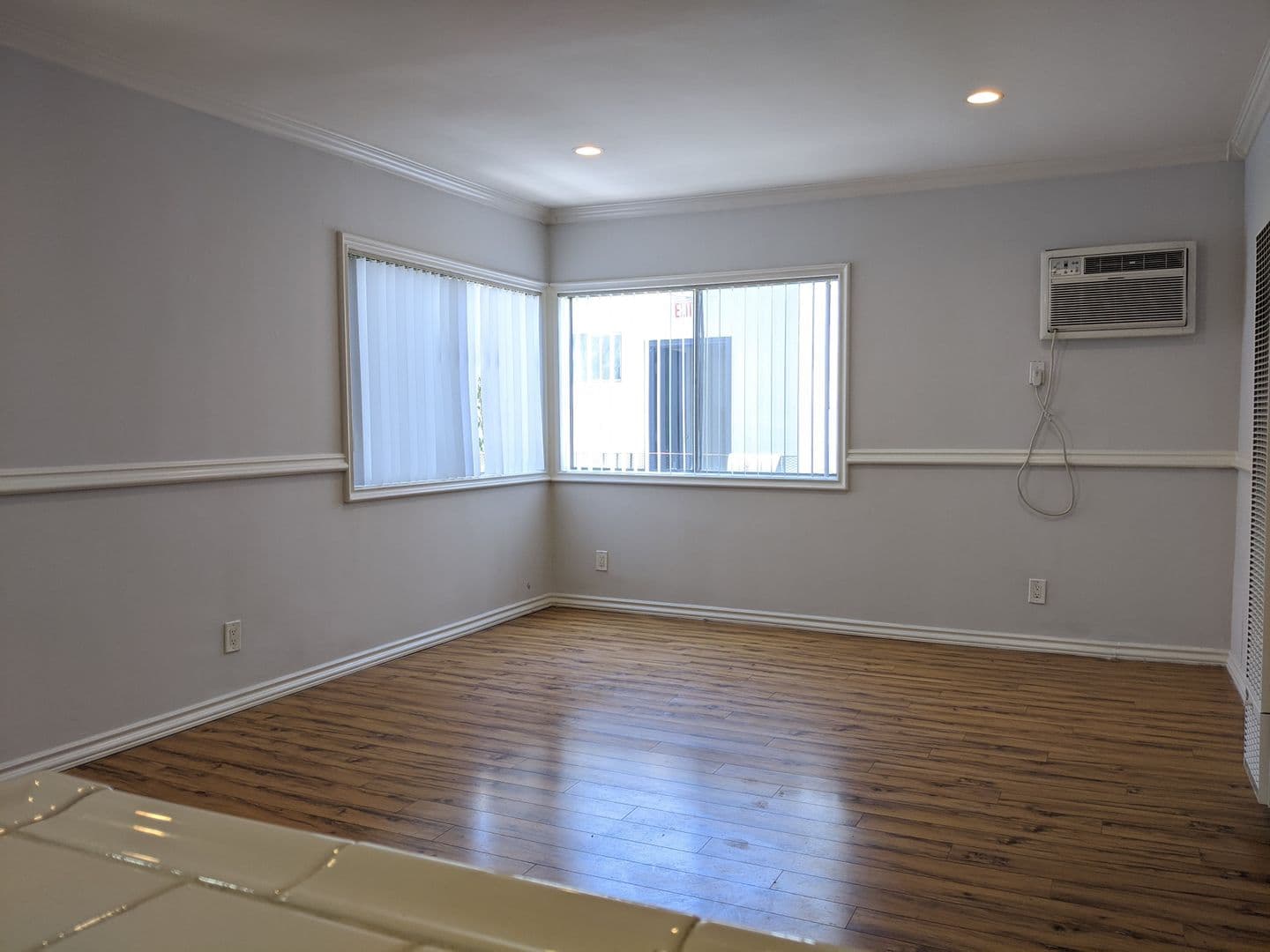 North Hollywood Apartment: 5726 Camellia Ave.