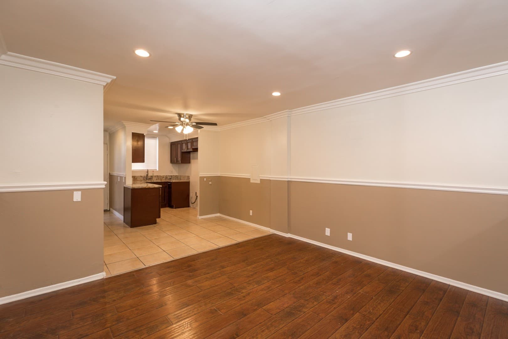 Van Nuys Apartment: 6042/6060 Fulton Ave.