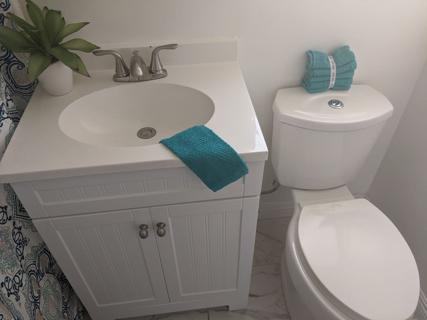 Valley Glen Apartment: 14024 Oxnard St.