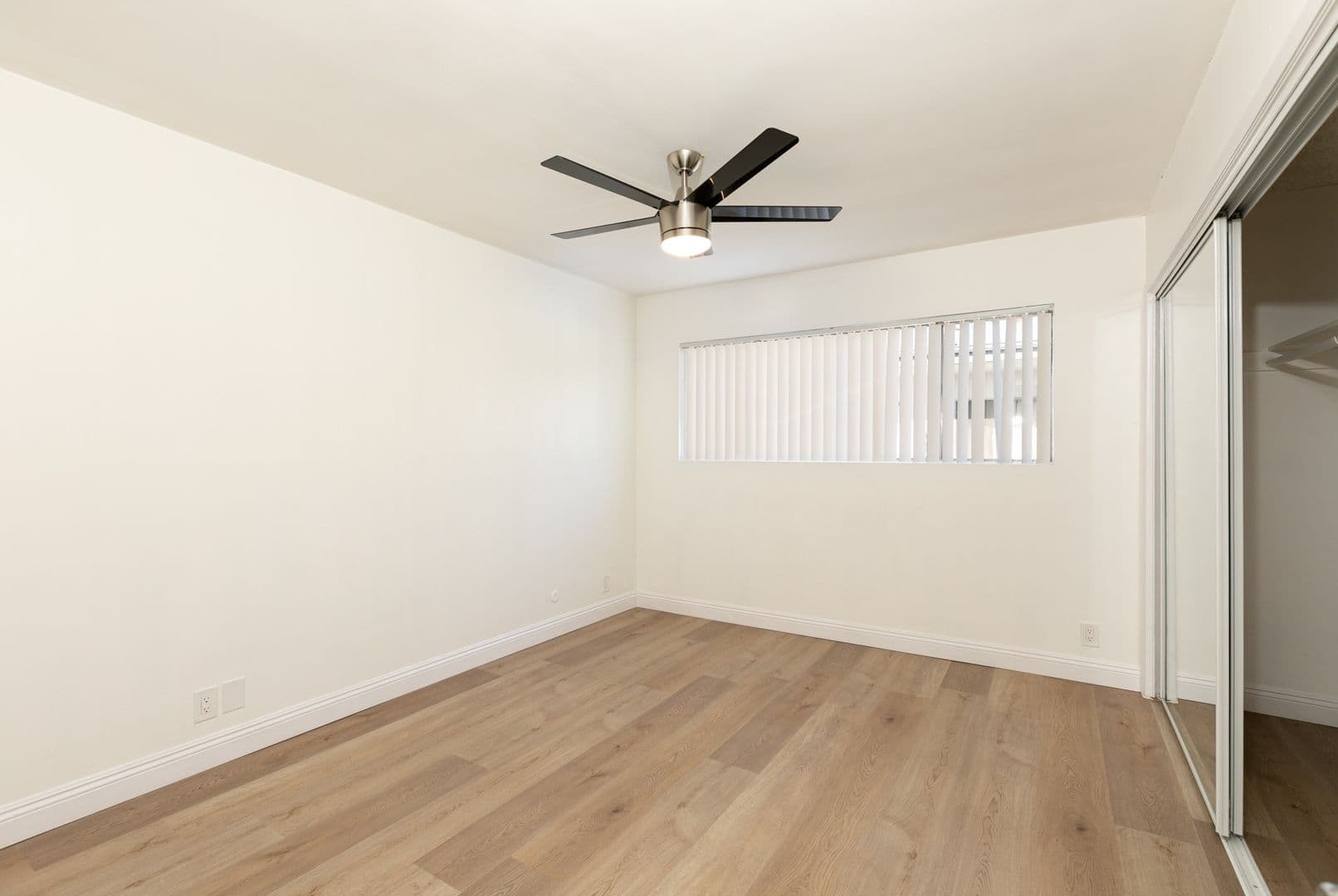 North Hollywood Apartment: 6023 Whitsett Ave.