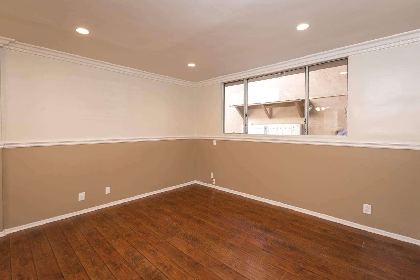 Van Nuys Apartment: 6042/6060 Fulton Ave.