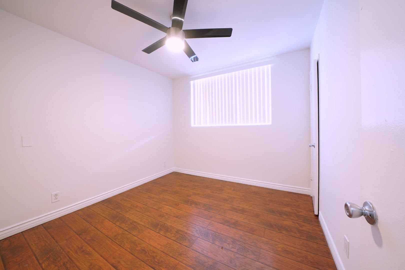Van Nuys Apartment: 6042/6060 Fulton Ave.
