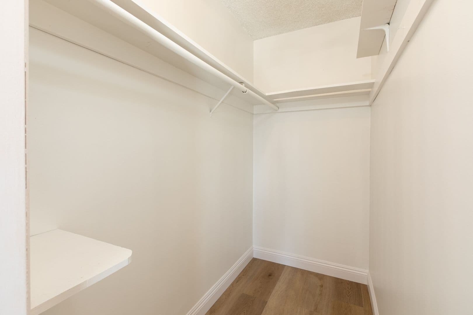 North Hollywood Apartment: 6023 Whitsett Ave.