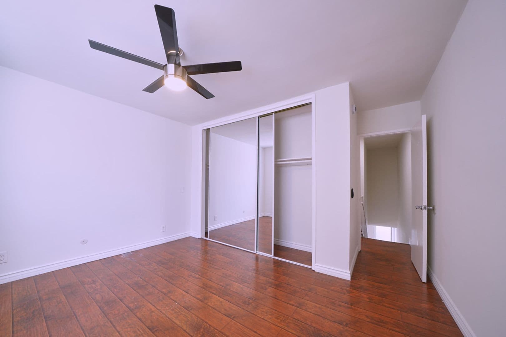 Van Nuys Apartment: 6042/6060 Fulton Ave.