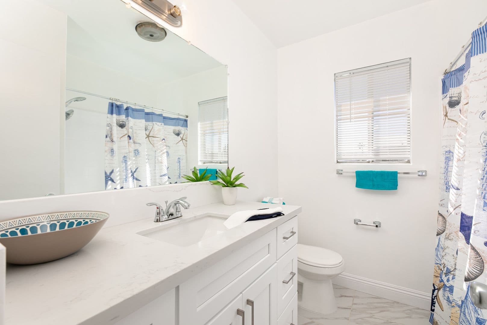 North Hollywood Apartment: 6023 Whitsett Ave.