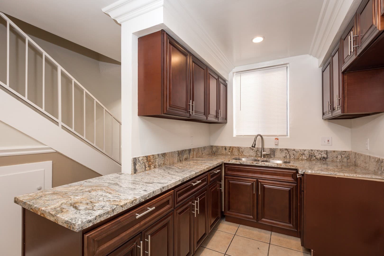 Van Nuys Apartment: 6042/6060 Fulton Ave.