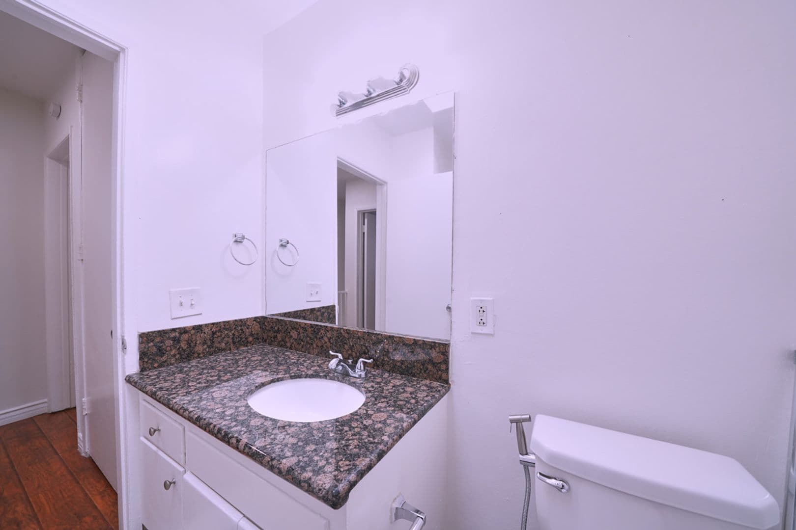 Van Nuys Apartment: 6042/6060 Fulton Ave.