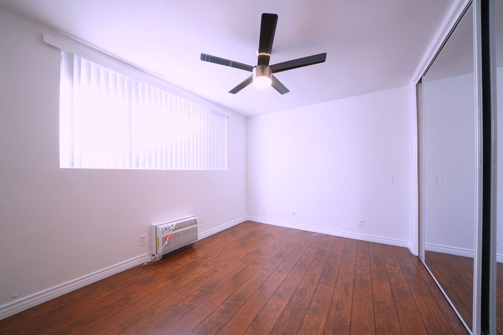 Van Nuys Apartment: 6042/6060 Fulton Ave.