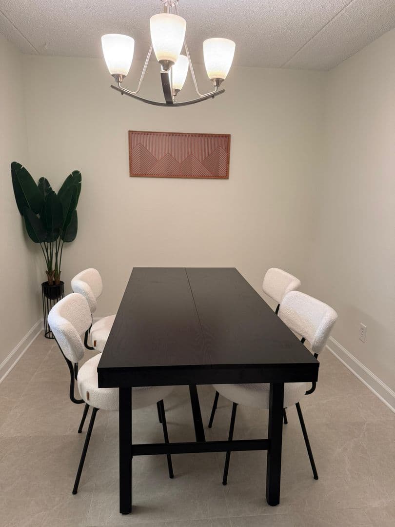St Petersburg House: 8500 13th St N