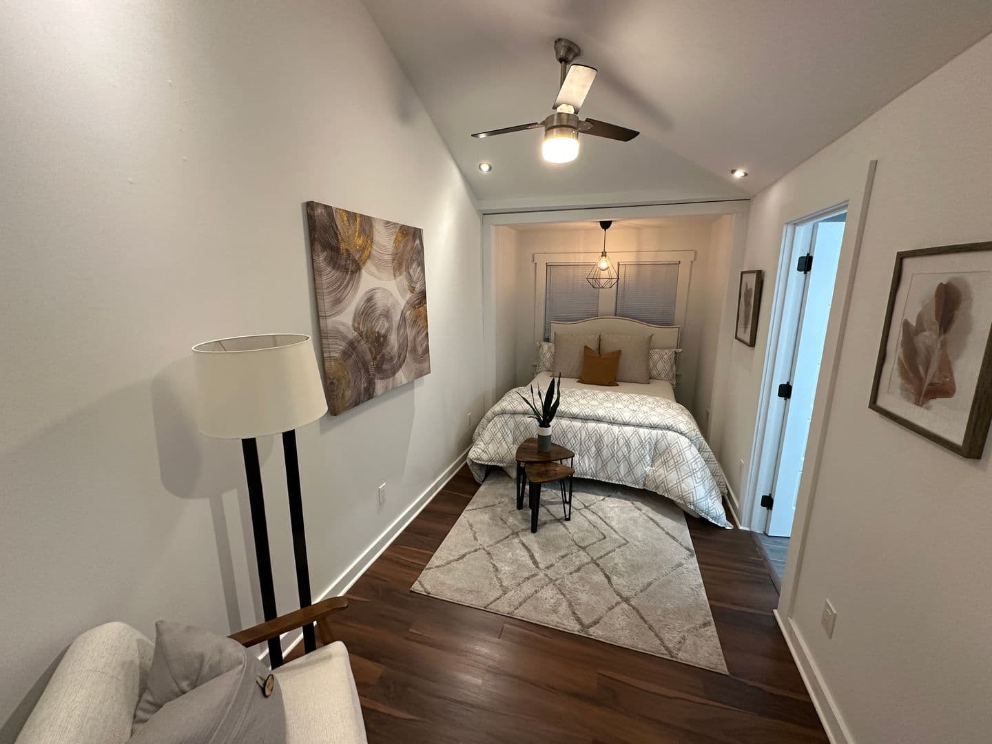 Tampa House: 6506 N Wellington Ave