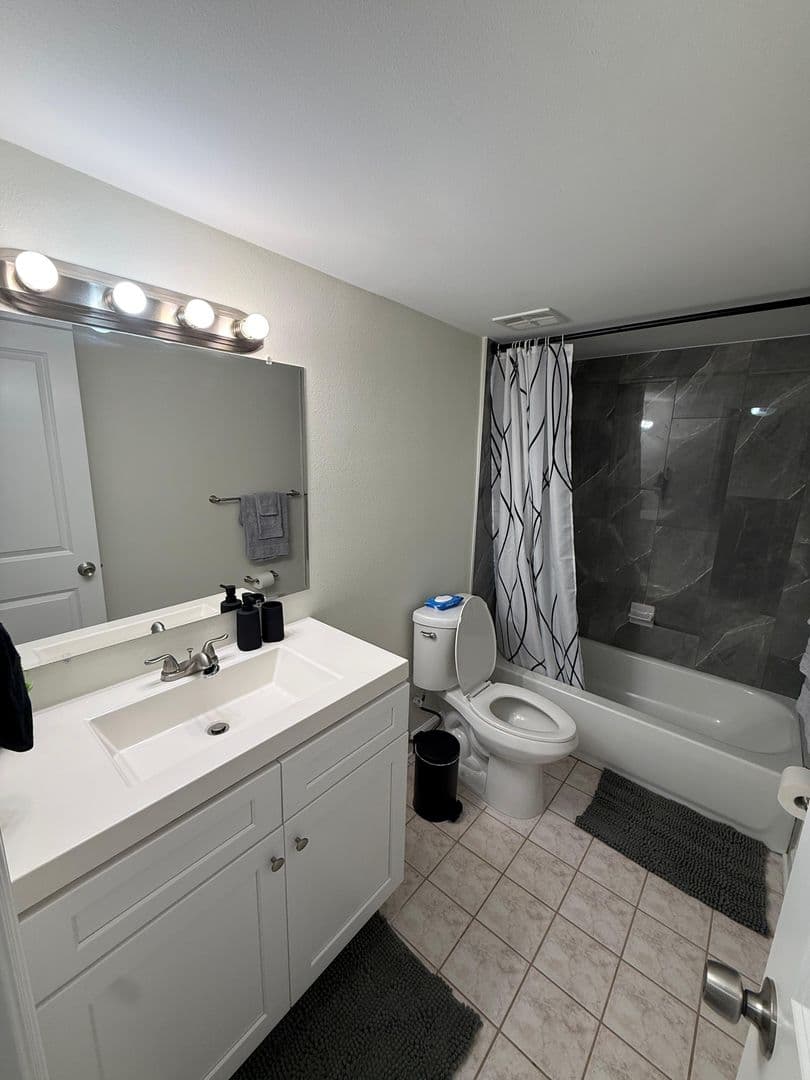 St Petersburg House: 8500 13th St N