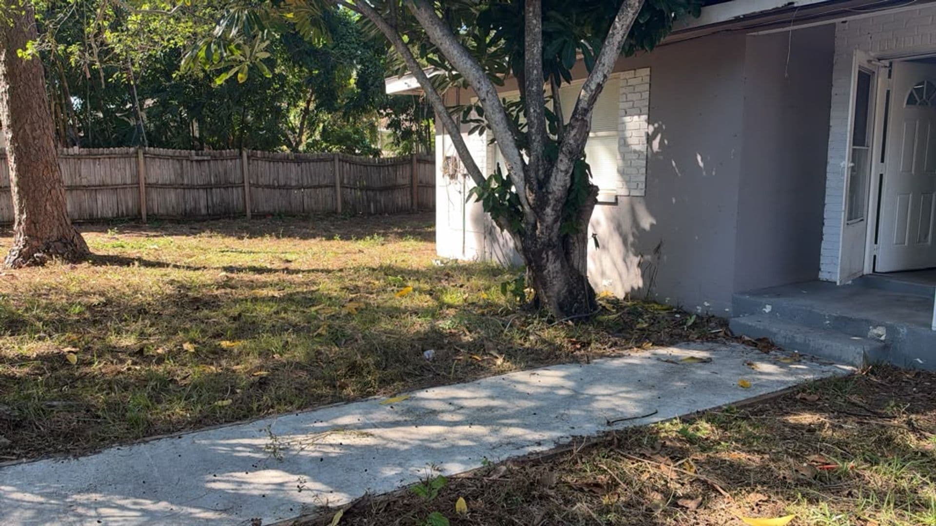 Clearwater Apartment: 5401 Russell Ave