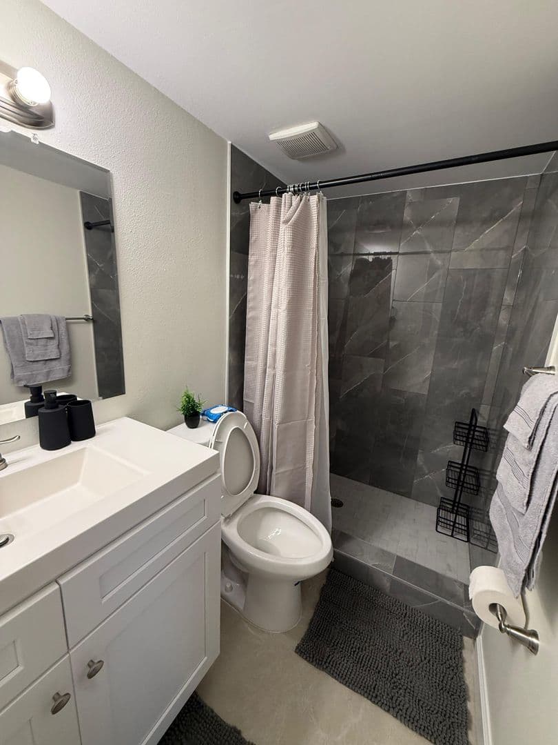 St Petersburg House: 8500 13th St N