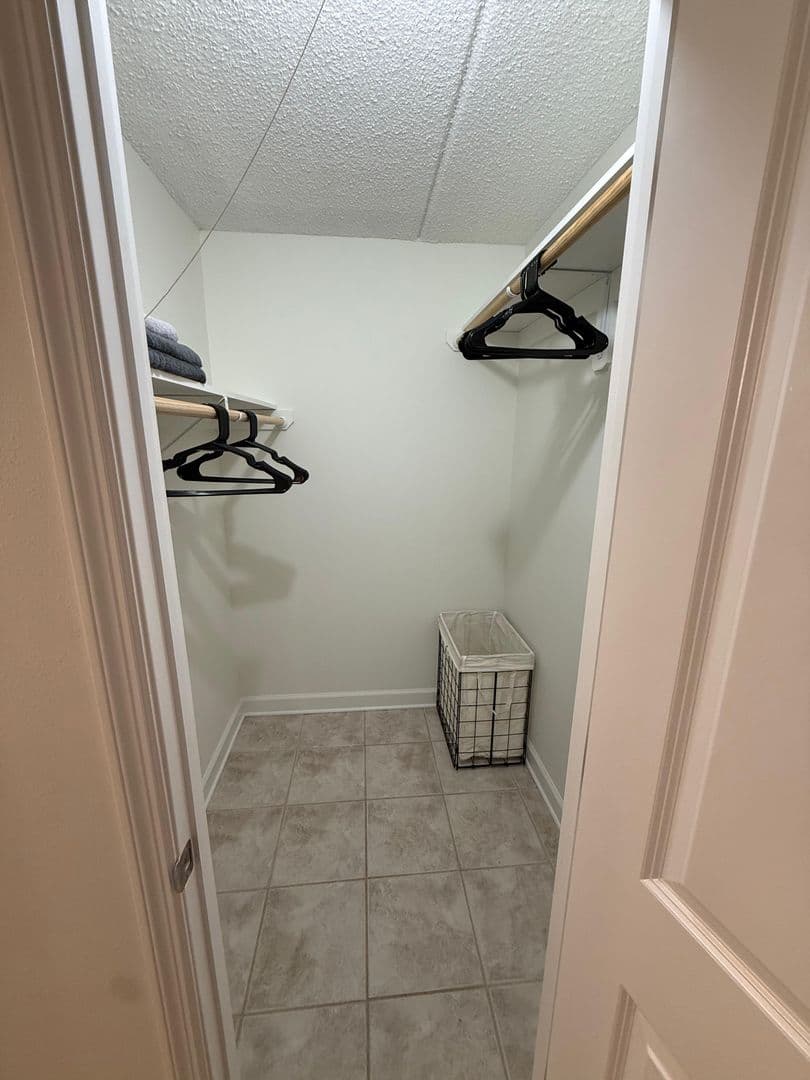 St Petersburg House: 8500 13th St N