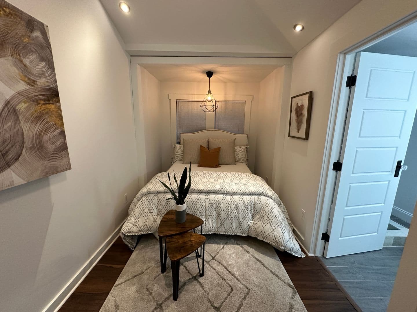 Tampa House: 6506 N Wellington Ave