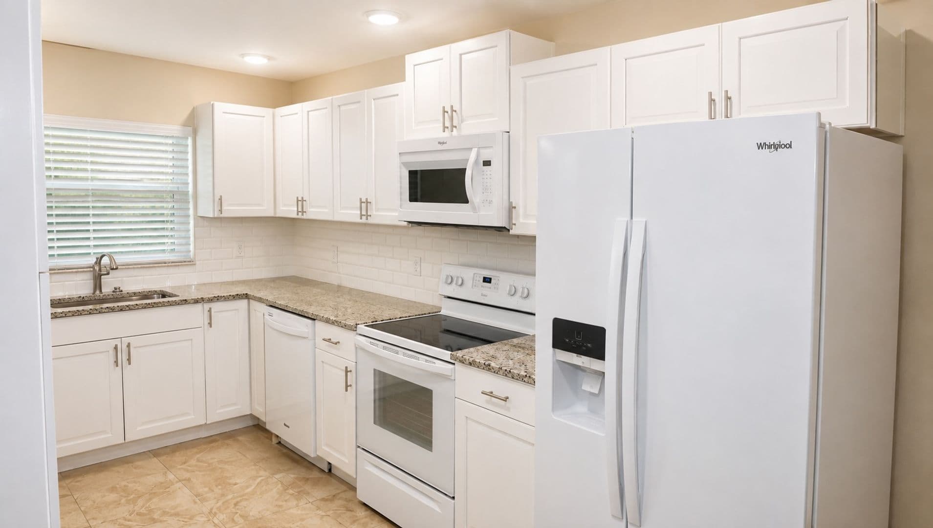 Brandon House: 213 Foxwood Dr