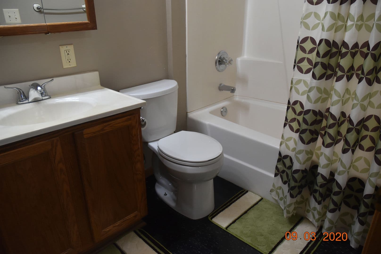 Boone Apartment: 814 8th St.