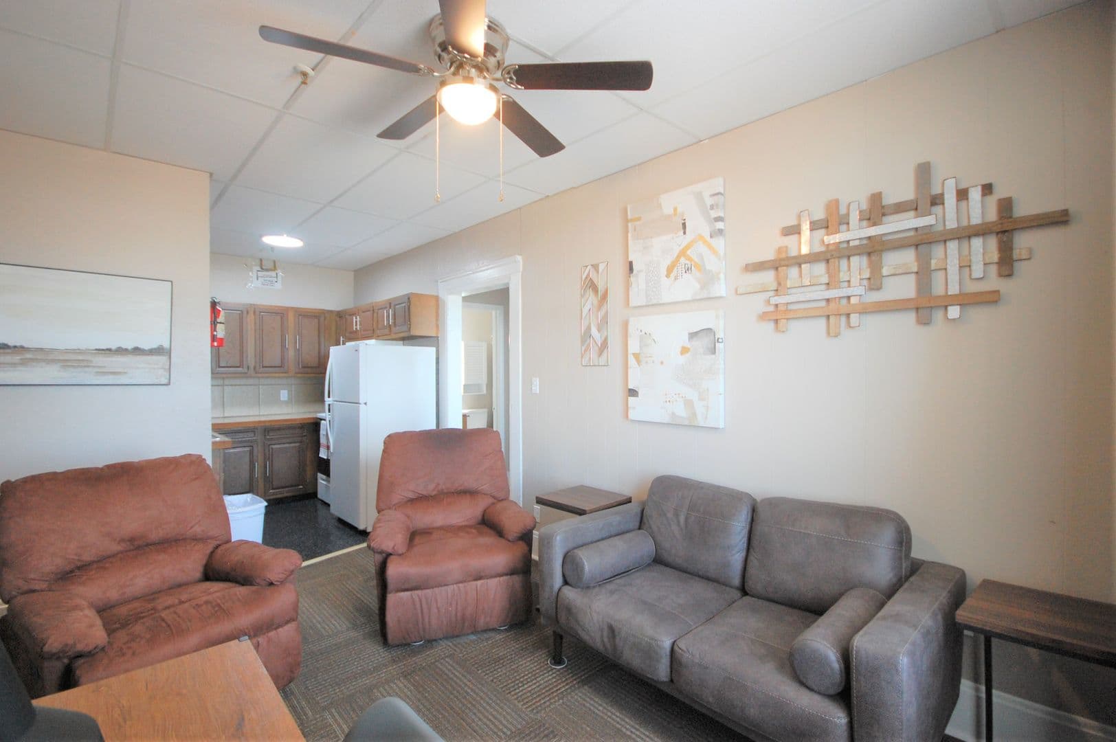 Boone Apartment: 814 8th St.