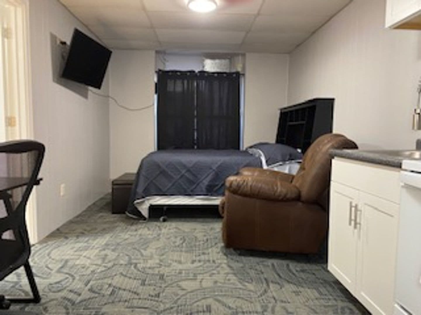 Boone Apartment: 814 8th St.