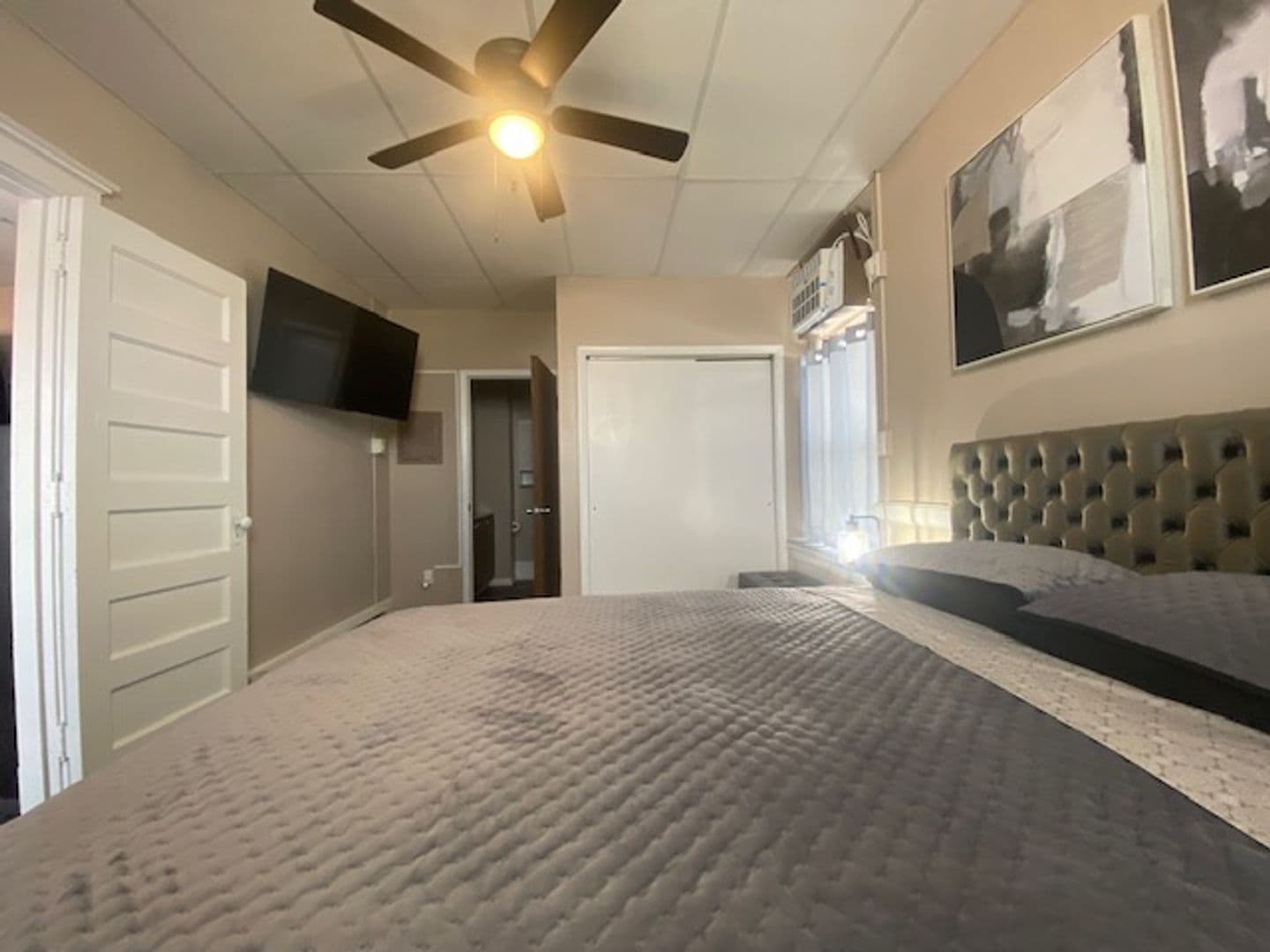 Boone Apartment: 814 8th St.