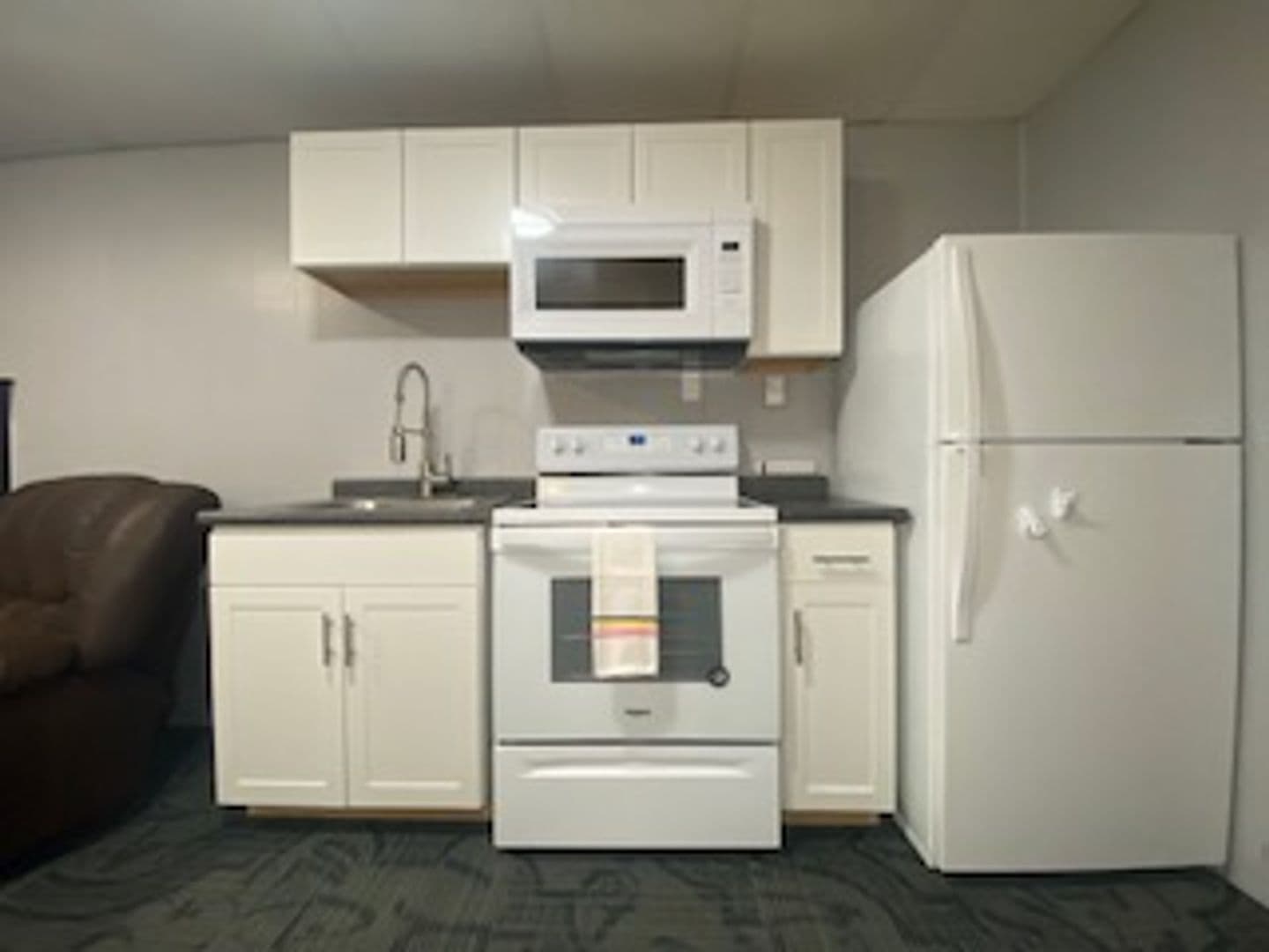 Boone Apartment: 814 8th St.
