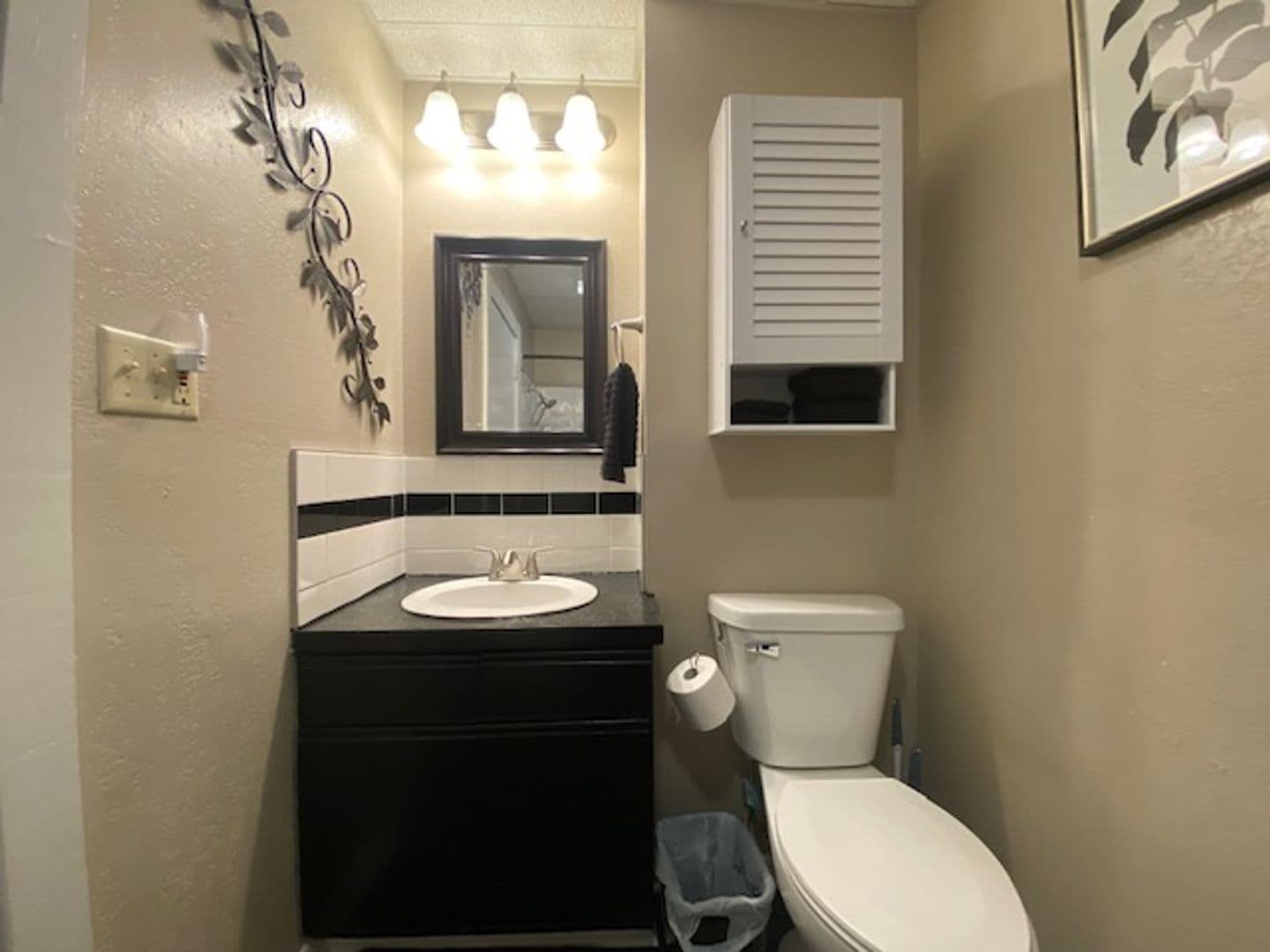 Boone Apartment: 814 8th St.